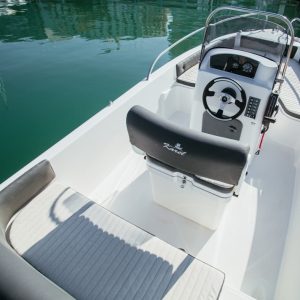 karel boats paxos 170