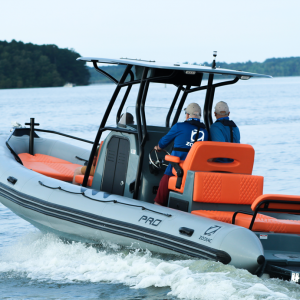 bateau zodiac pro 850